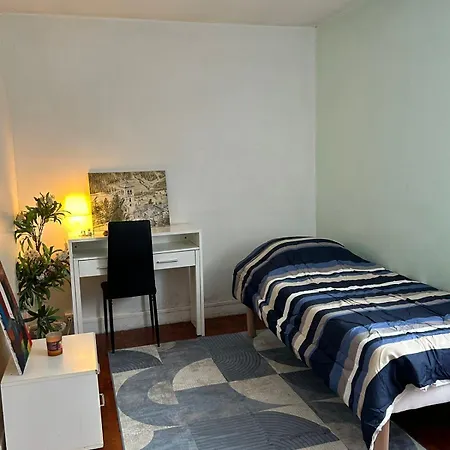 Homestay Equipee Et Meublee- Porte Des Lilas Paris